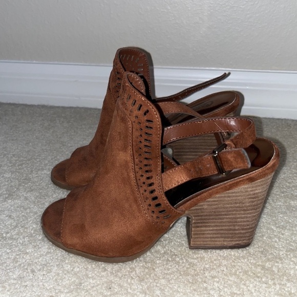 Carlos by Carlos Santana block heel - 7.5 - Picture 1 of 8